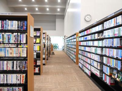 【下新倉分館】一般書コーナー.JPG
