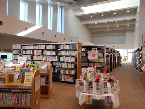 下新倉分館内